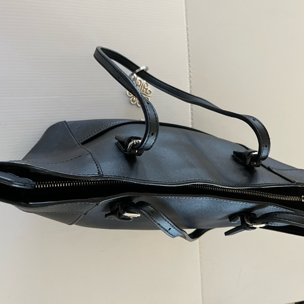 Guess Delaney Black Medium Classic Tote Bag - Picture 4 of 16